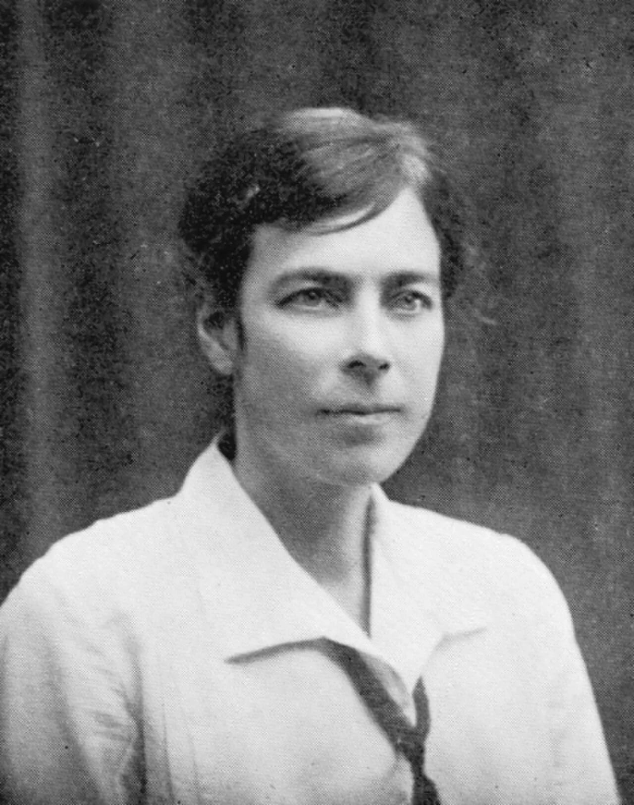 Porträt von Ester Hjelt (1885–1960) – Gedenkseite