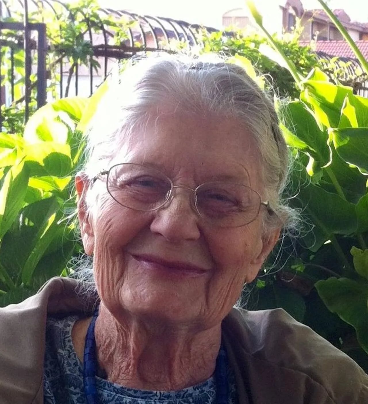 Porträt von Arianna W. Rosenbluth (1927–2020) – Gedenkseite
