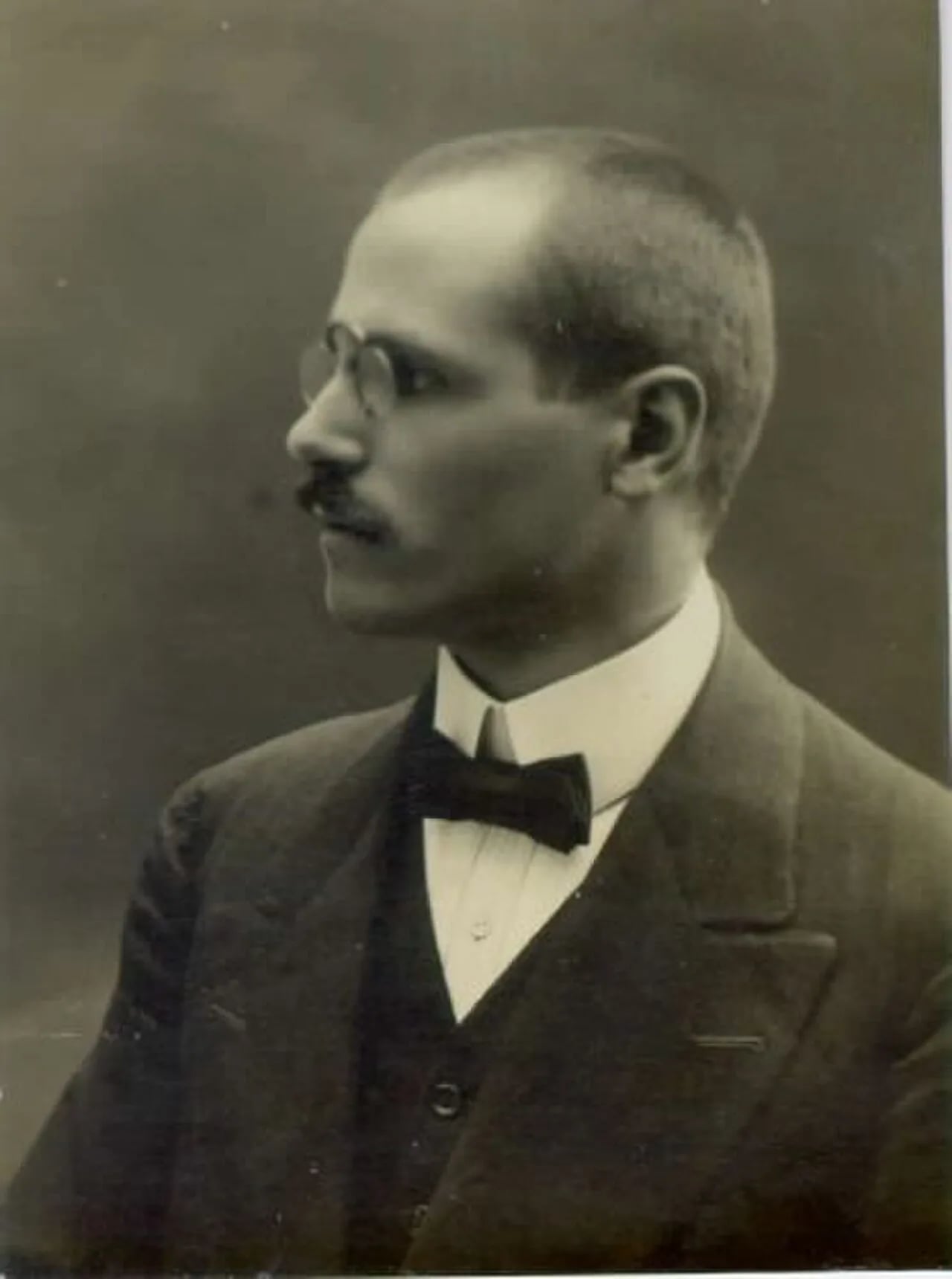 Porträt von Ivo Česnik (1885–1951) – Gedenkseite