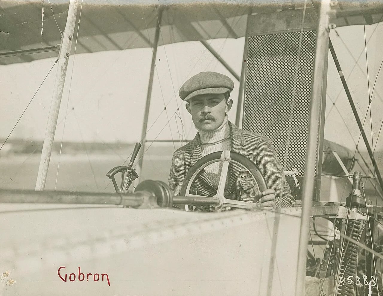 Portrait of Jean Gobron (1885–1945) – memorial page