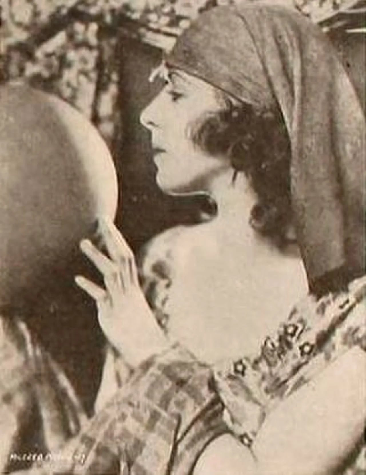 Portrait of Mildred Moore (1895–1941) – memorial page