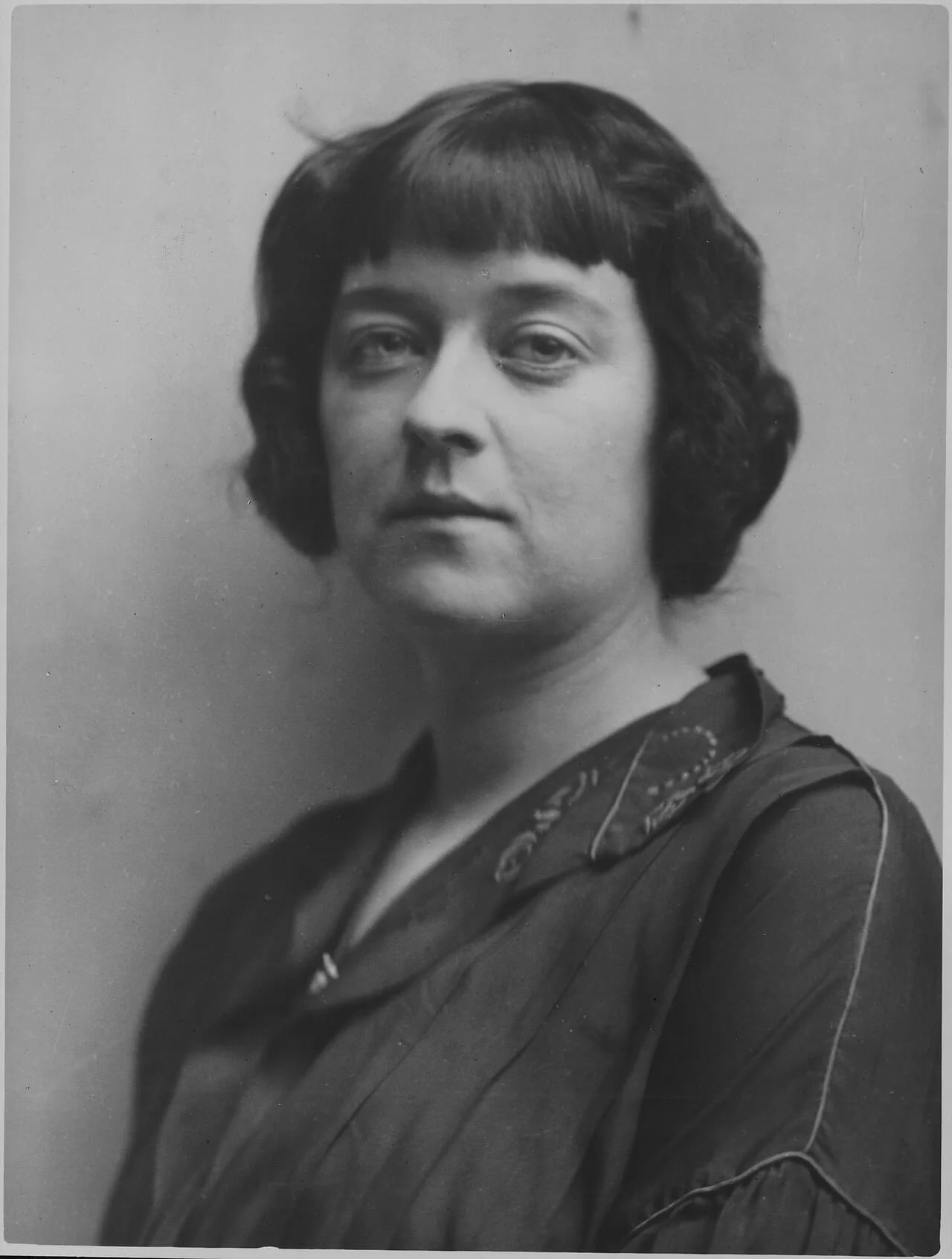Portrait of Dorothy Stevens (1888–1966) – memorial page