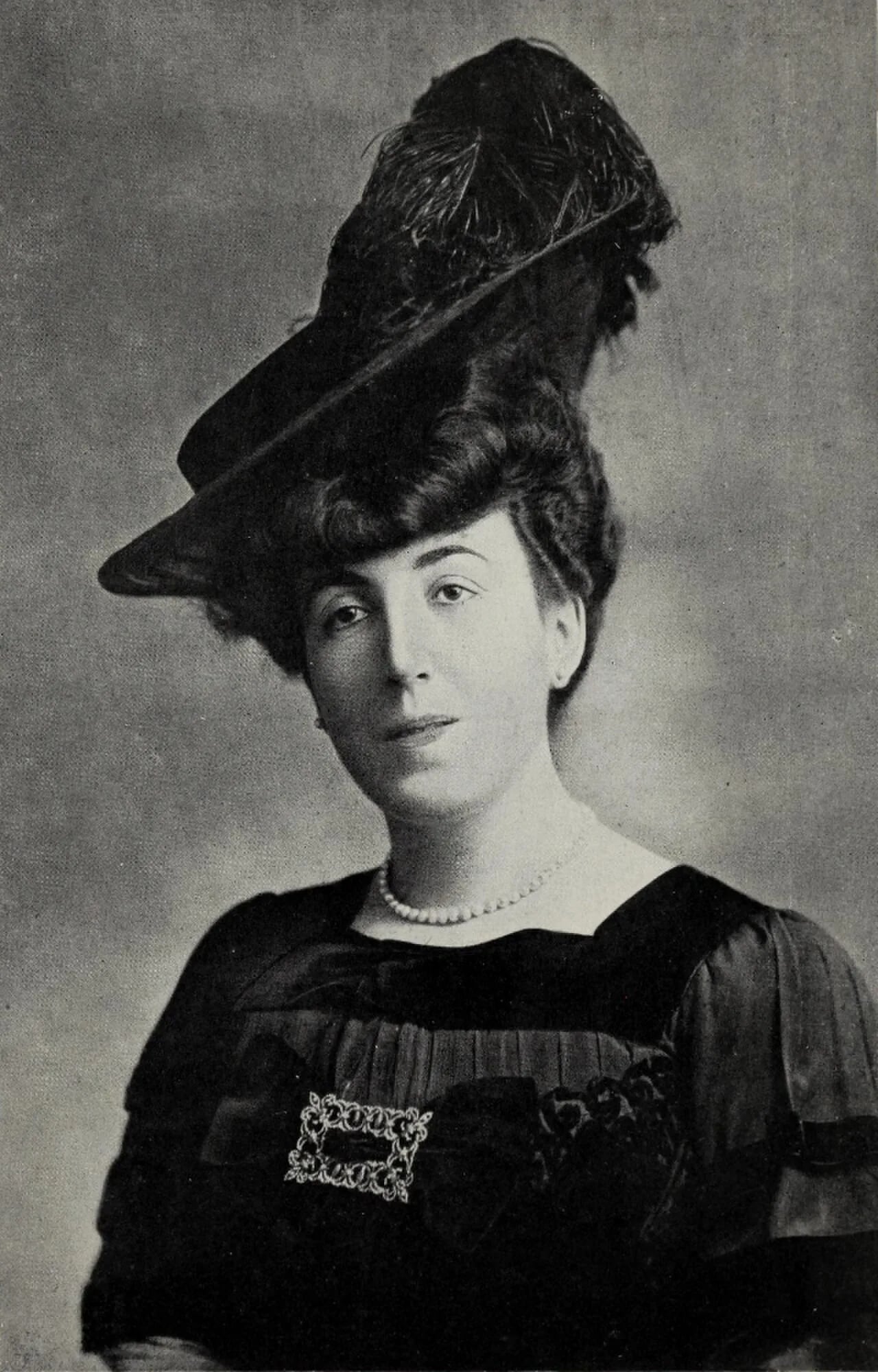 Portrait of Gabrielle Réval (1869–1938) – memorial page