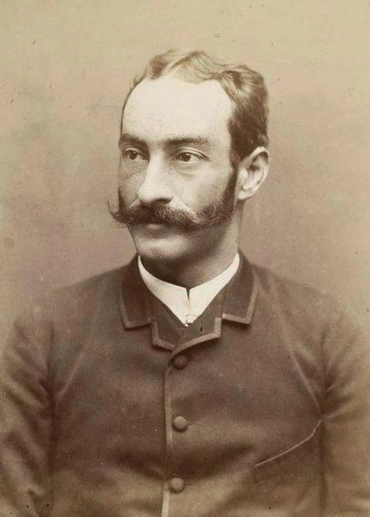 Portrait of Roberto Ivens (1850–1898) – memorial page