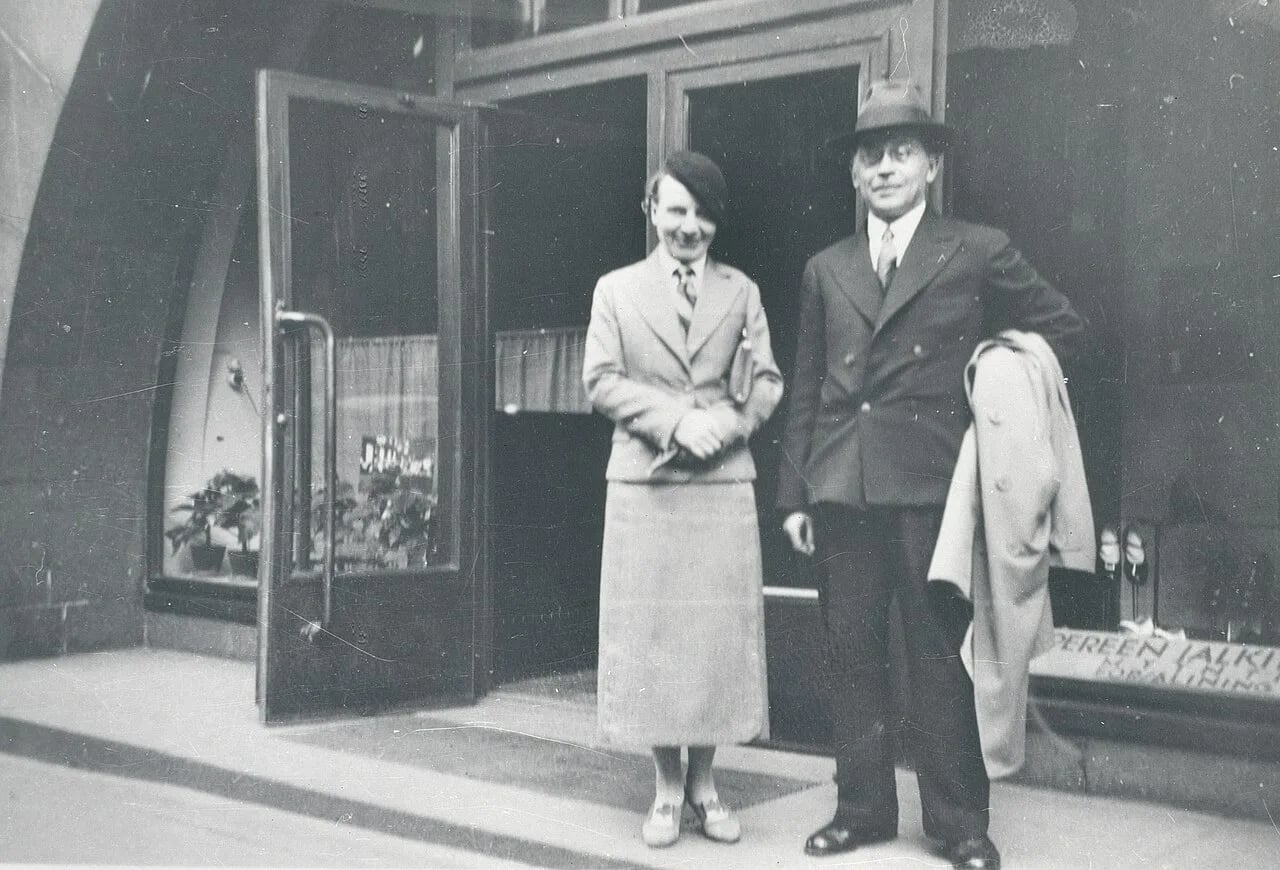 Portrait of Linda Vilmre (1902–1990) – memorial page