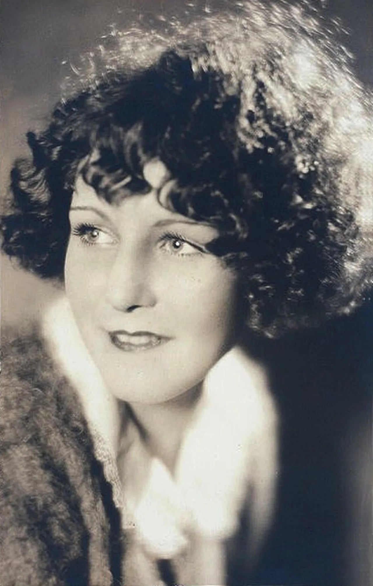Portrait of Kay Johnson (1904–1975) – memorial page