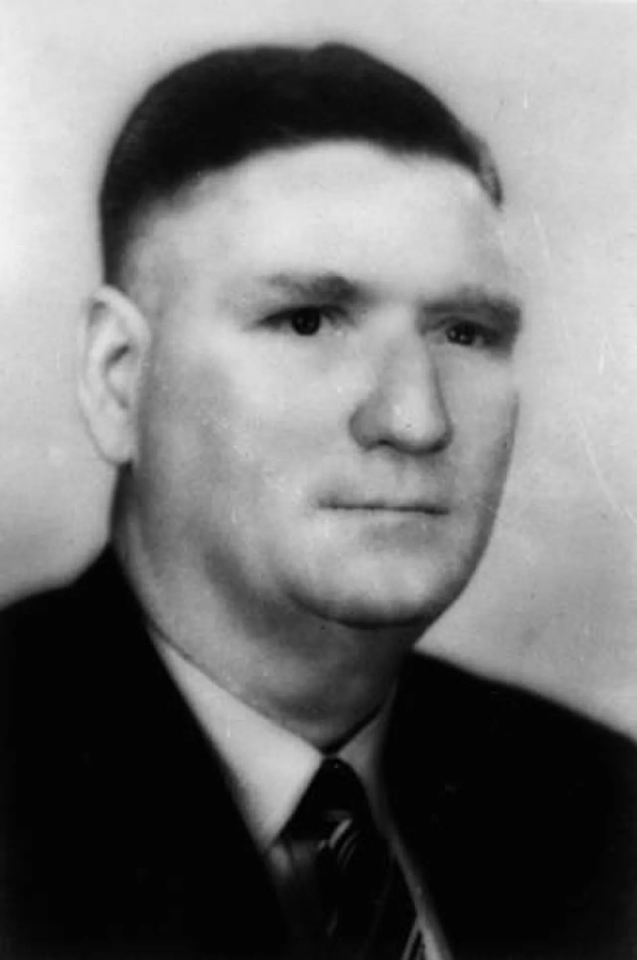 Portrait of Tom Aikens (1900–1985) – memorial page