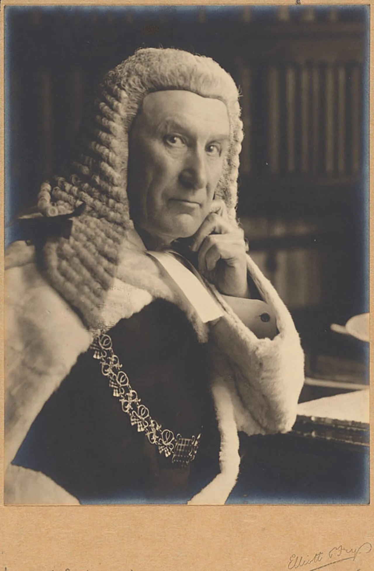 Porträt von Alfred Lawrence, 1. Baron Trevethin (1843–1936) – Gedenkseite