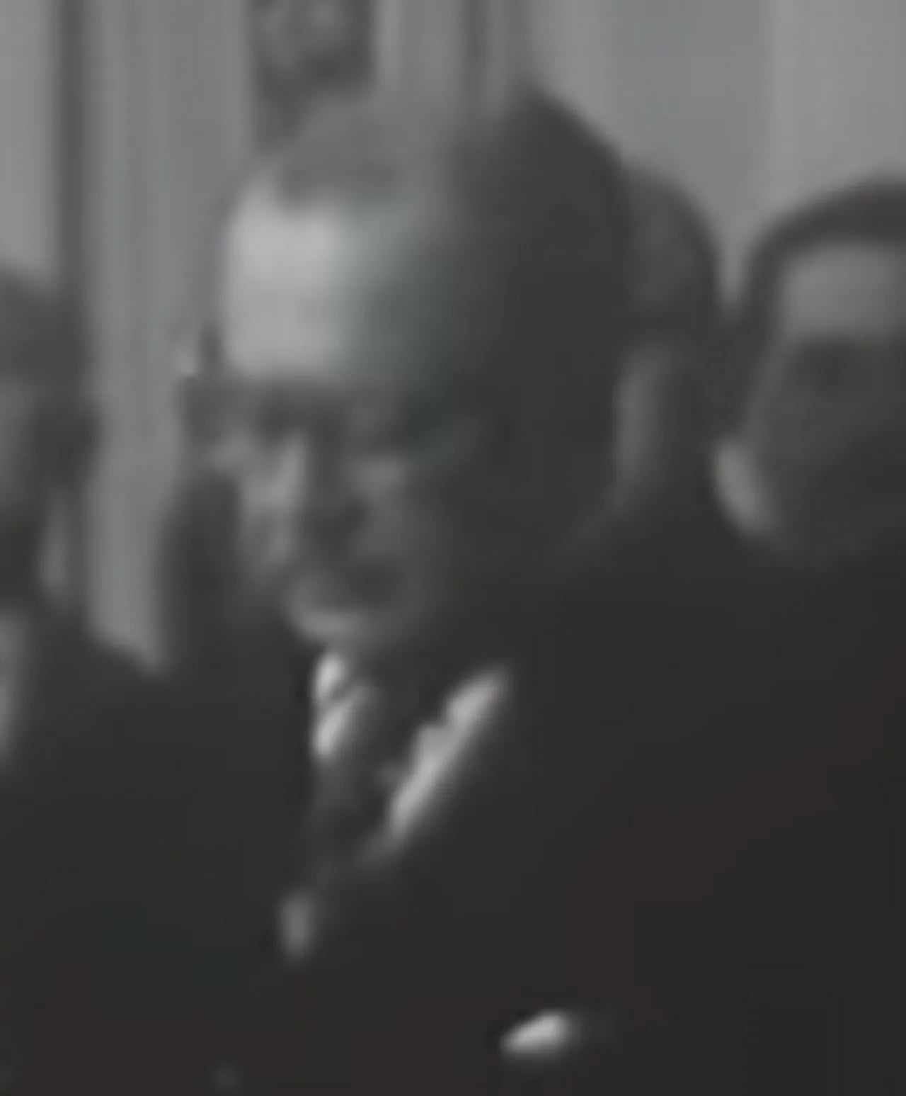 Porträt von Ernesto Corvalán Nanclares (1918–2006) – Gedenkseite