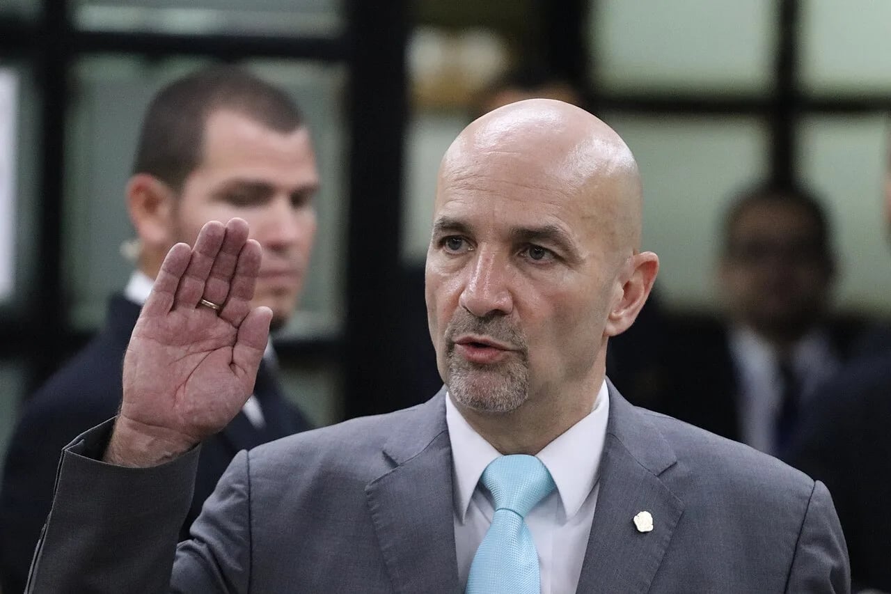 Portrait of Mariano Figueres Olsen (1960–2019) – memorial page