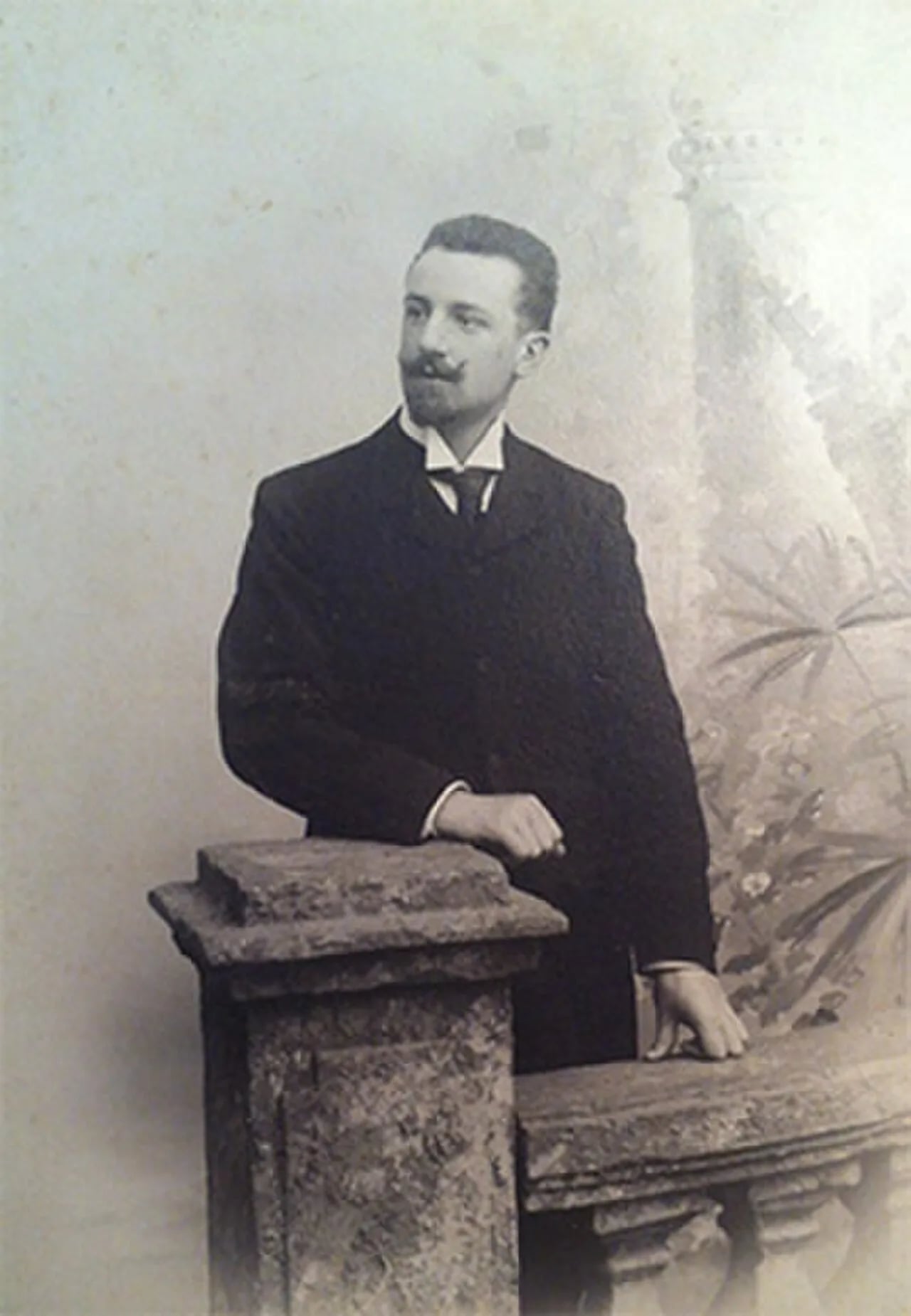 Porträt von Claude Guillon-Verne (1879–1956) – Gedenkseite