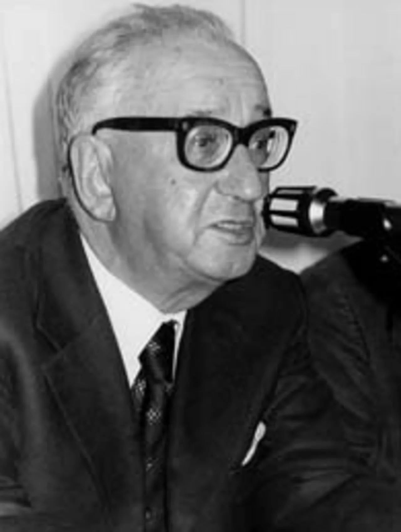 Portrait of Rosario Assunto (1915–1994) – memorial page