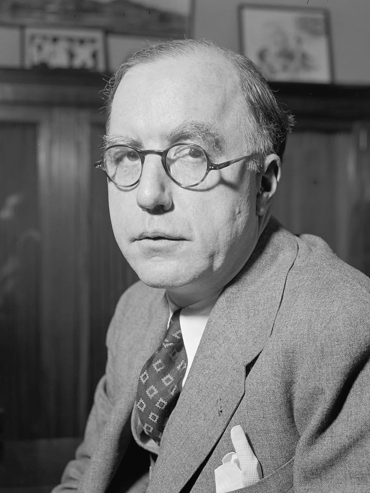 Portrait of Lewis Baxter Schwellenbach (1894–1948) – memorial page
