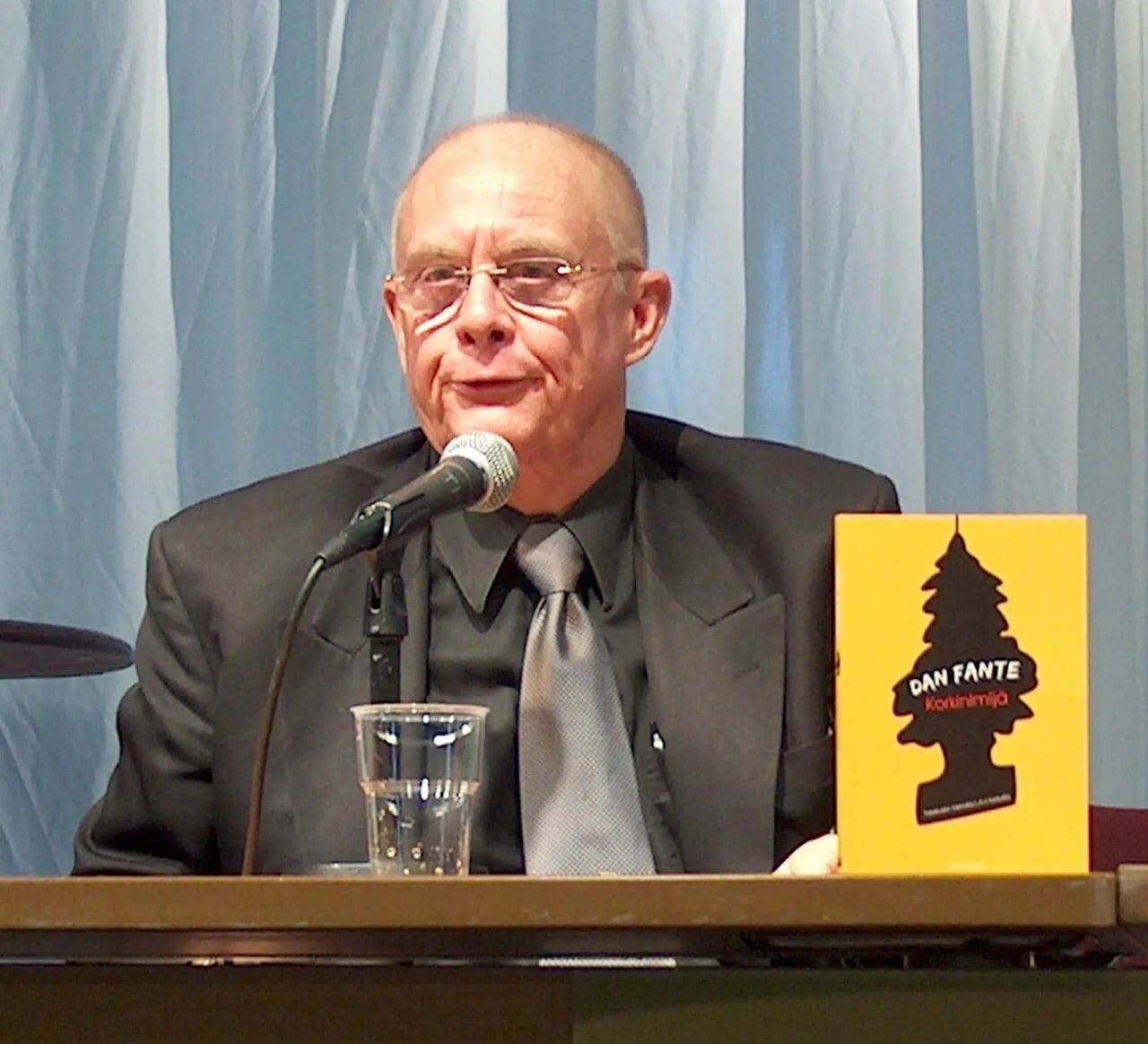 Porträt von Dan Fante (1944–2015) – Gedenkseite