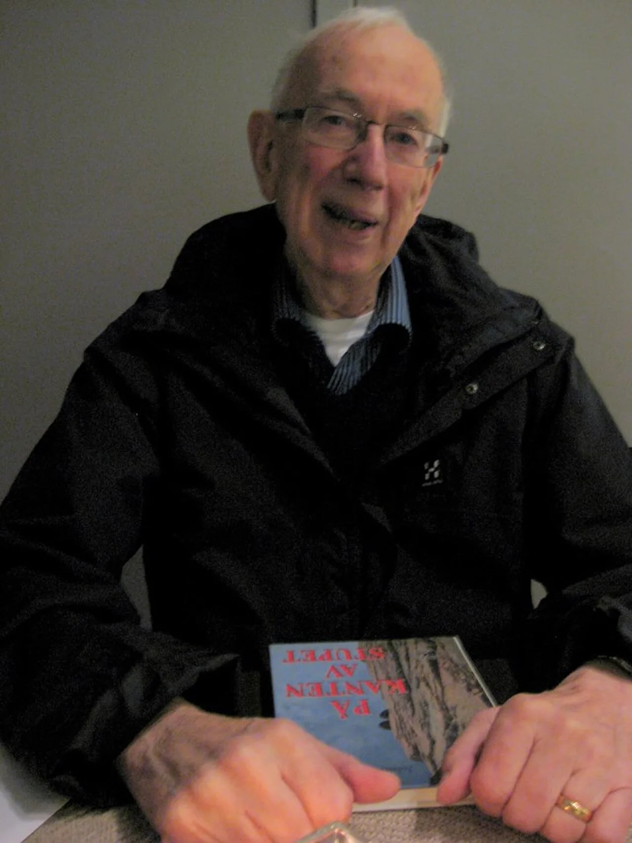 Porträt von Johan Arnt Strøm (1938–2023) – Gedenkseite