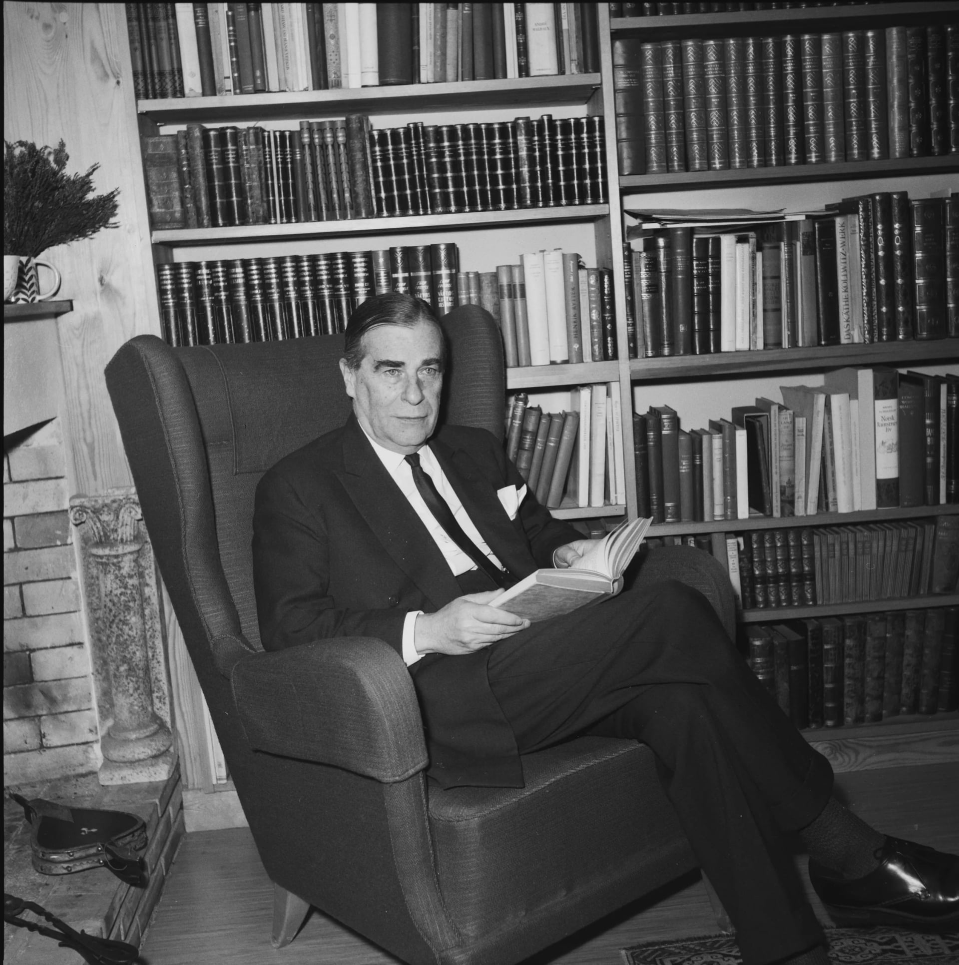 Porträt von Odd Hølaas (1898–1968) – Gedenkseite