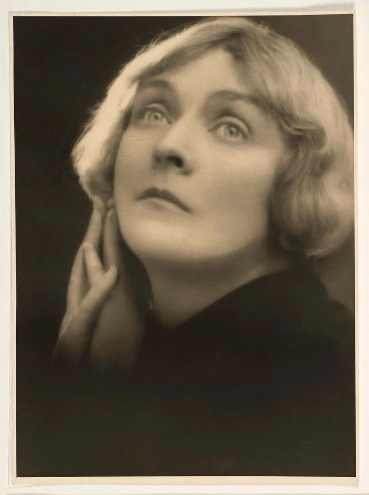Portrait of Sybil Thorndike (1882–1976) – memorial page