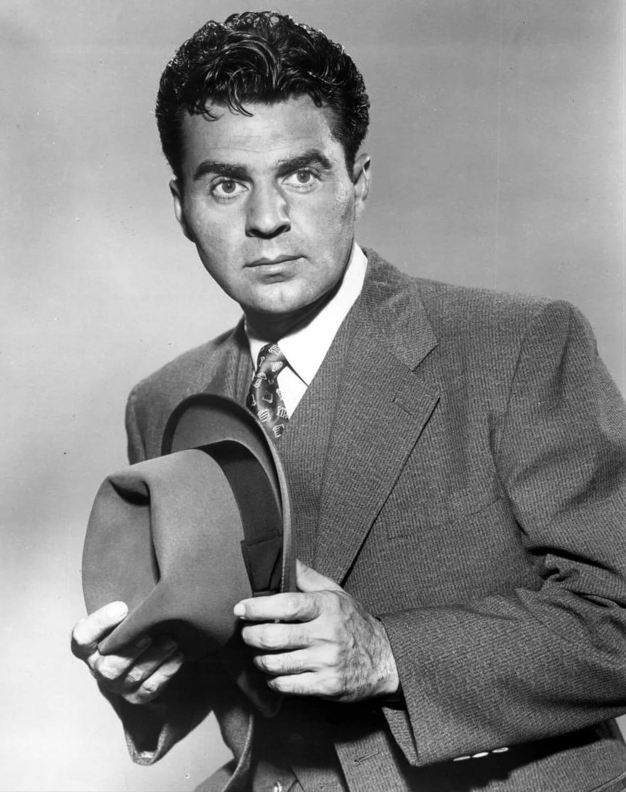 Porträt von Paul Picerni (1922–2011) – Gedenkseite
