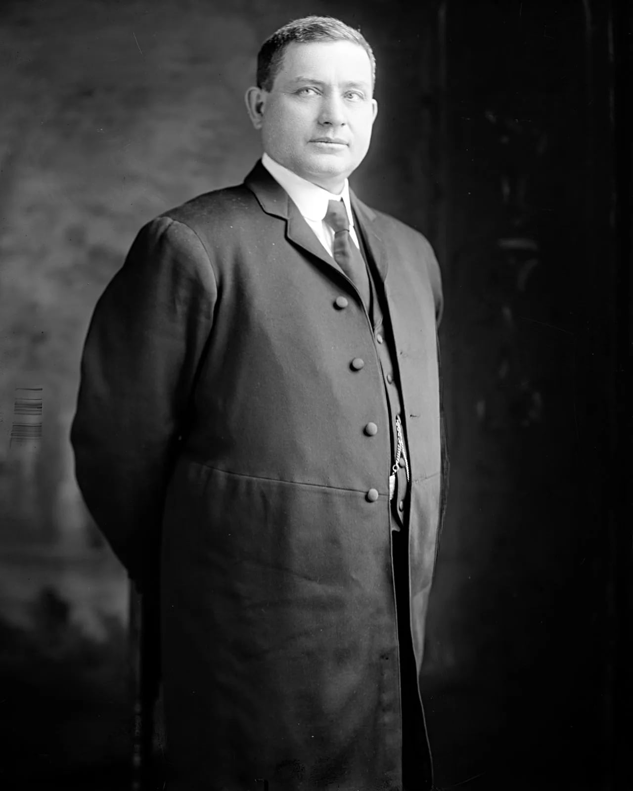 Portrait of Oscar W. Gillespie (1858–1927) – memorial page