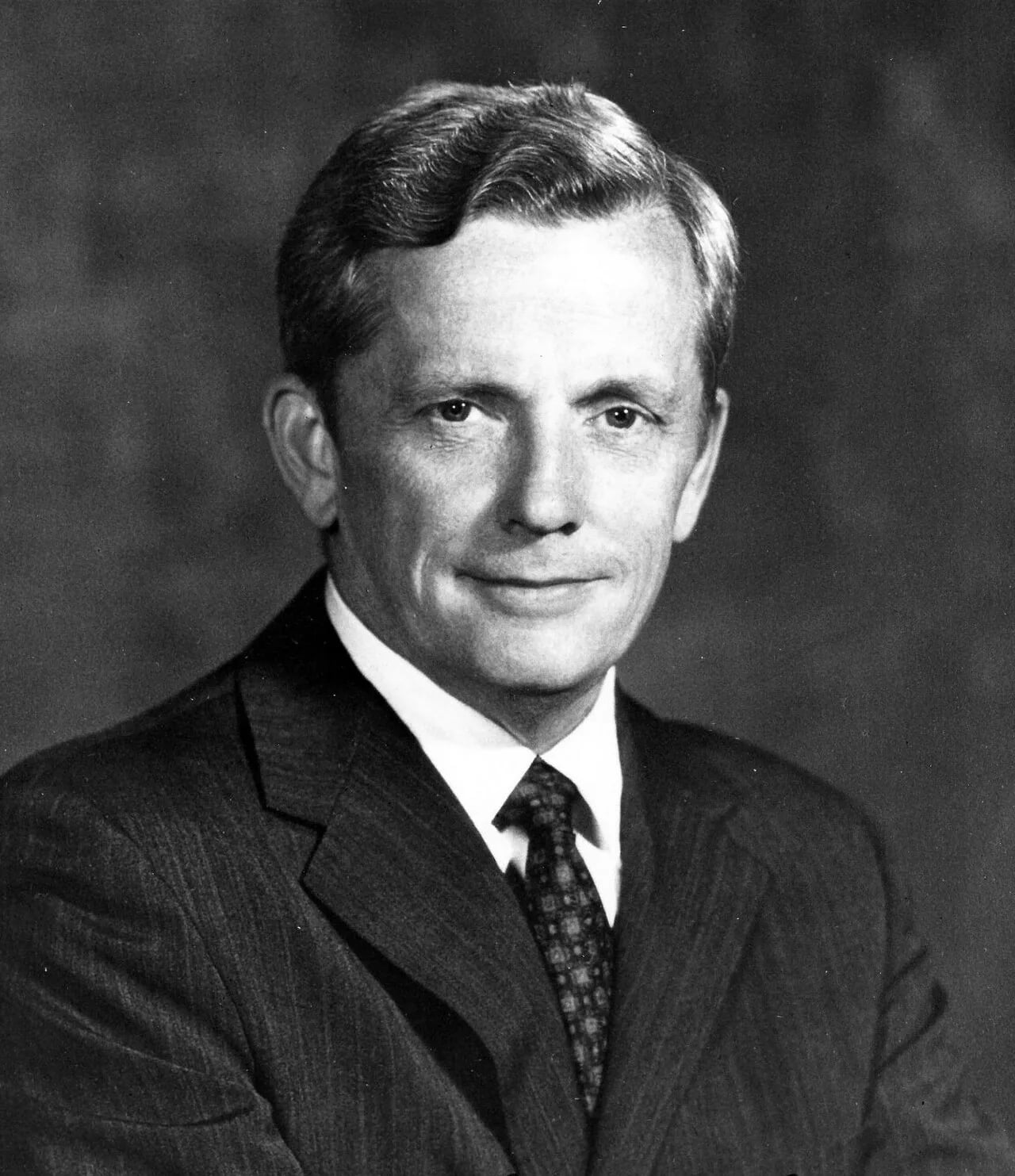 Portrait of Paul Findley (1921–2019) – memorial page