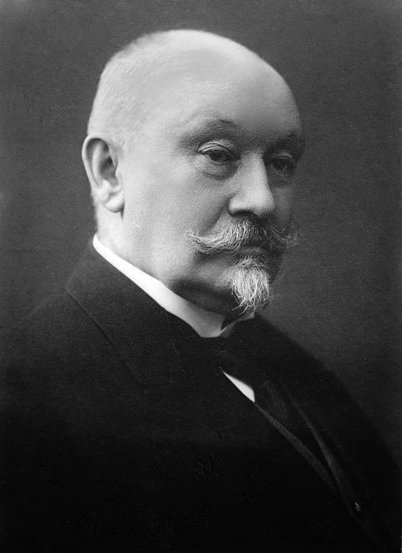 Porträt von Nils Claus Ihlen (1855–1925) – Gedenkseite