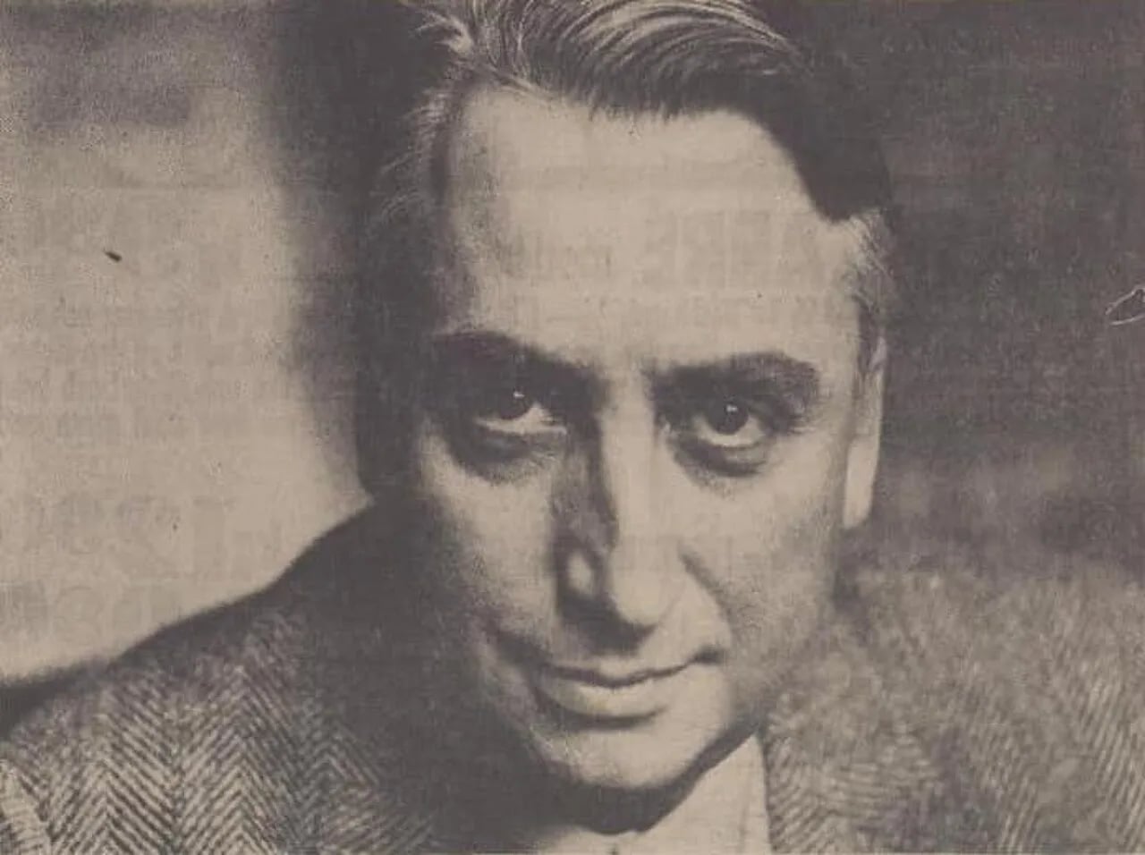 Porträt von Roland Barthes (1915–1980) – Gedenkseite