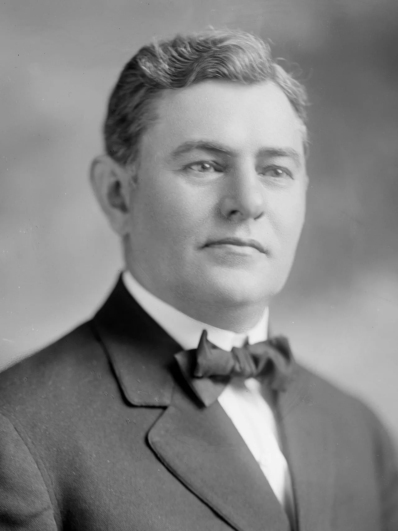 Portrait of L. Paul Howland (1865–1942) – memorial page