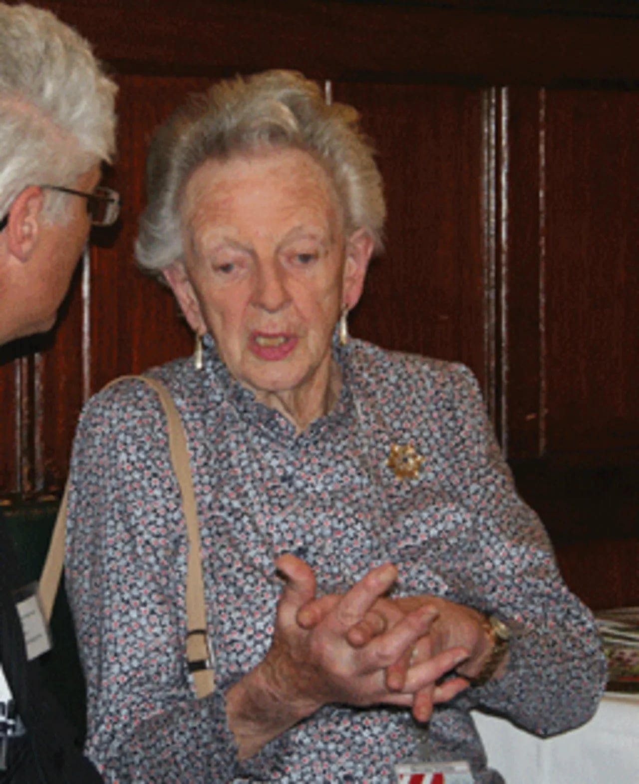 Porträt von Pamela Sharples, Baroness Sharples (1923–2022) – Gedenkseite
