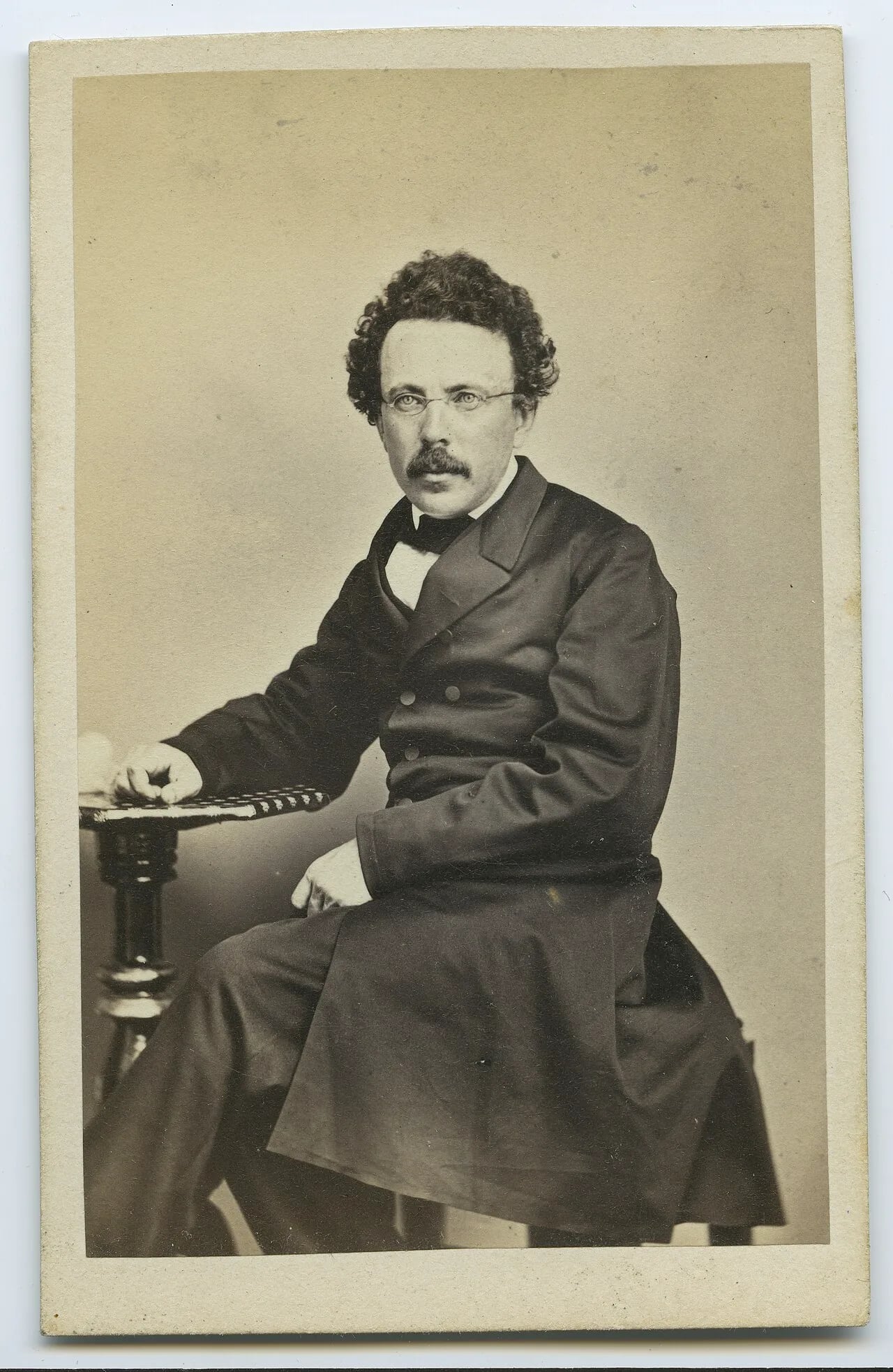 Porträt von Henrik Laurentius Helliesen (1824–1900) – Gedenkseite