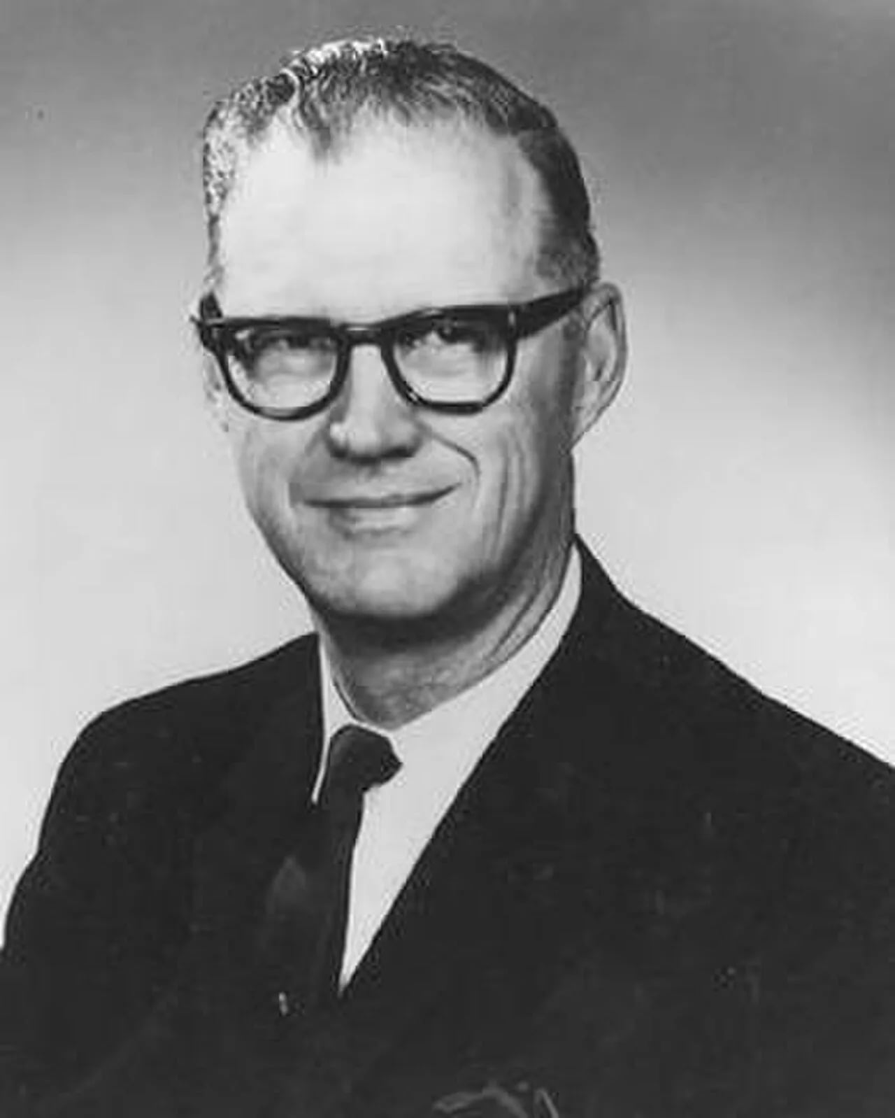 Portrait of Harry Strom (1914–1984) – memorial page