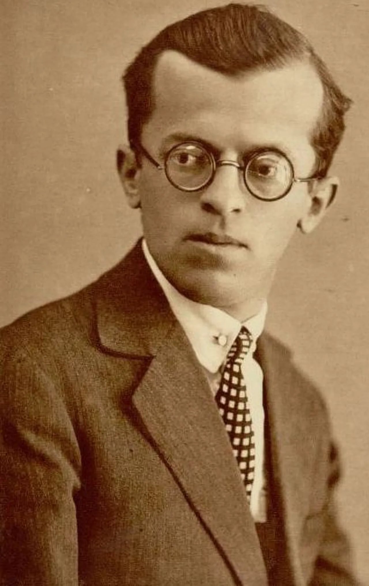 Portrait of France Veber (1890–1975) – memorial page