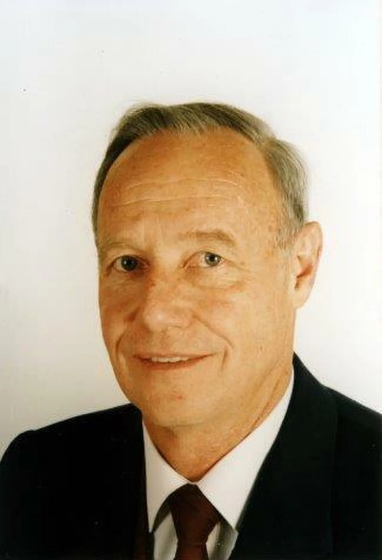 Porträt von J. P. Louw (1932–2011) – Gedenkseite