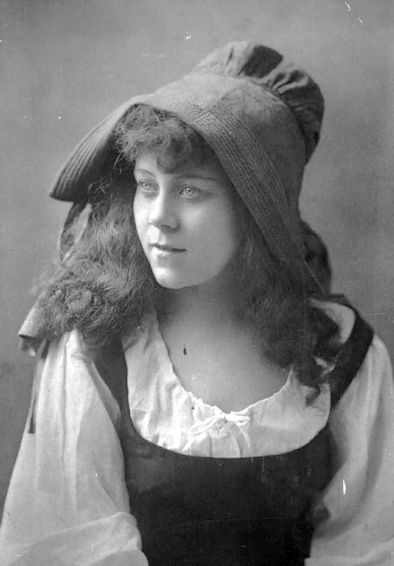 Porträt von Loïe Fuller (1862–1928) – Gedenkseite