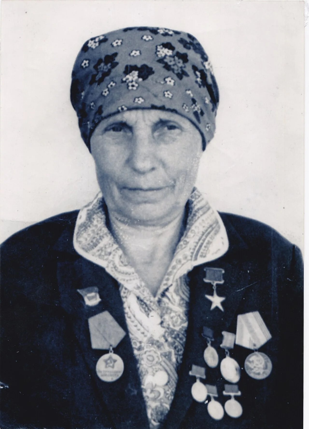 Porträt von Klavdiya Khantova (1918–1999) – Gedenkseite