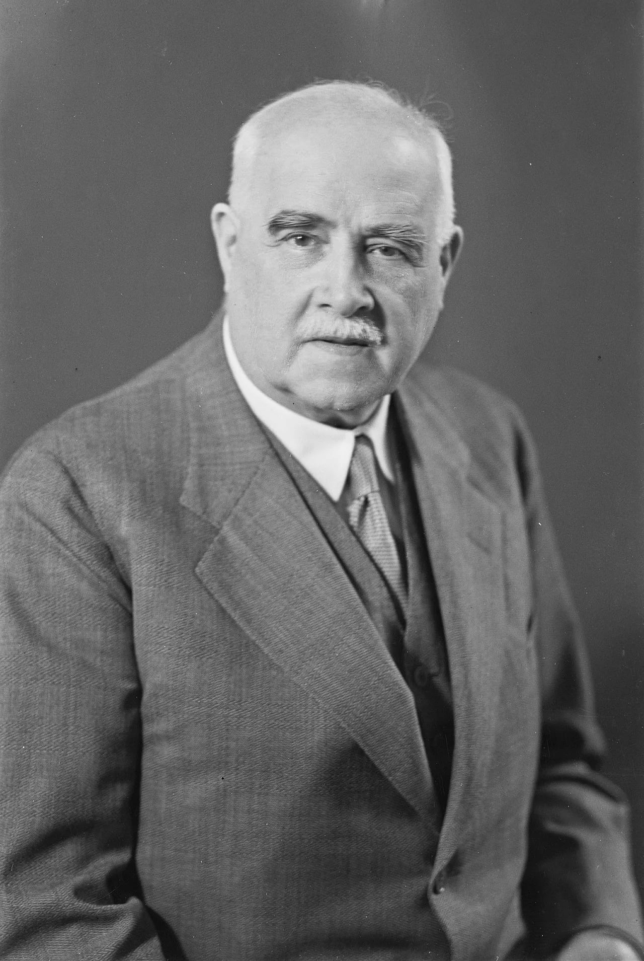 Portrait of Ernst Krogius (1865–1955) – memorial page