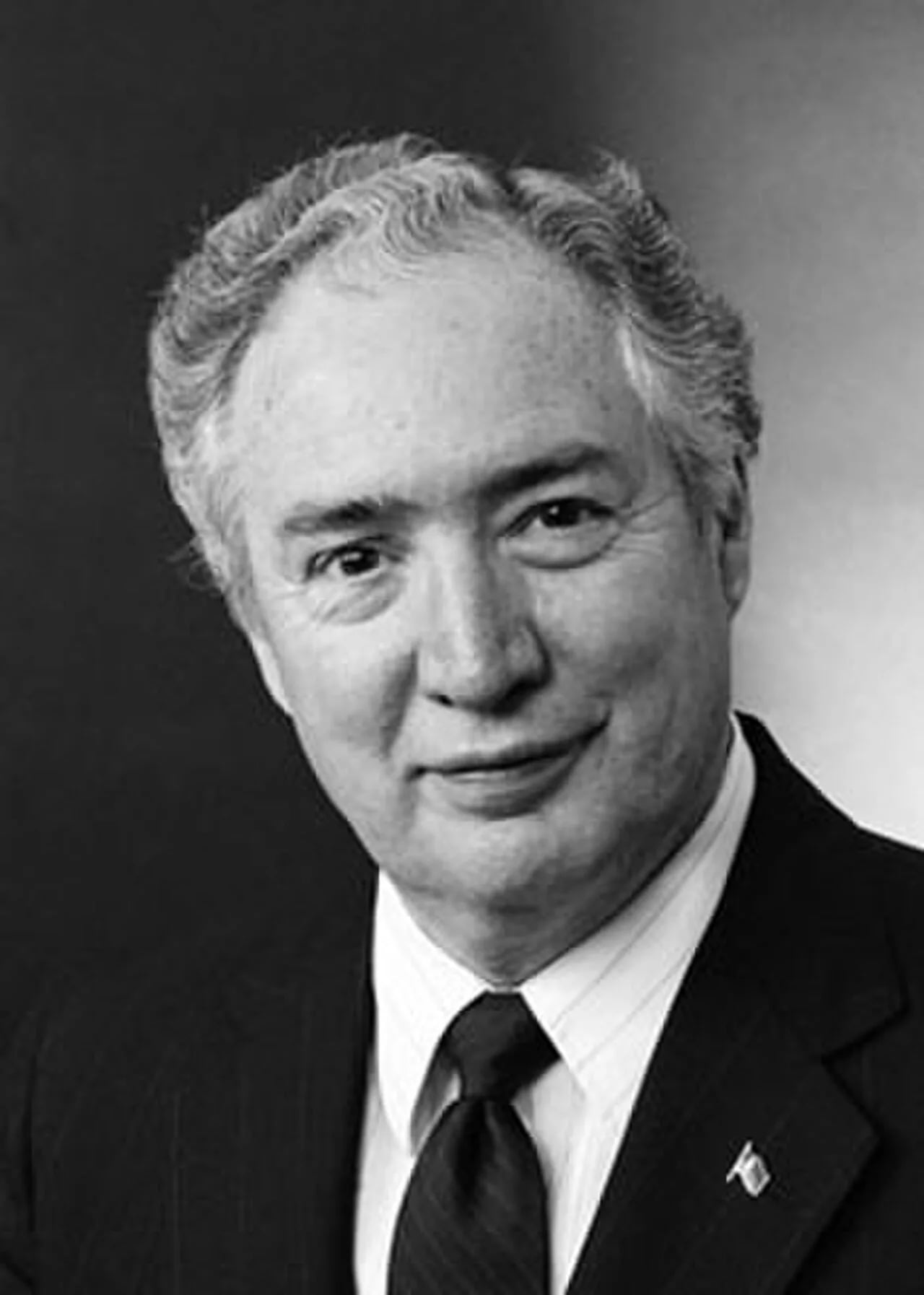 Porträt von Lauro Cavazos (1927–2022) – Gedenkseite