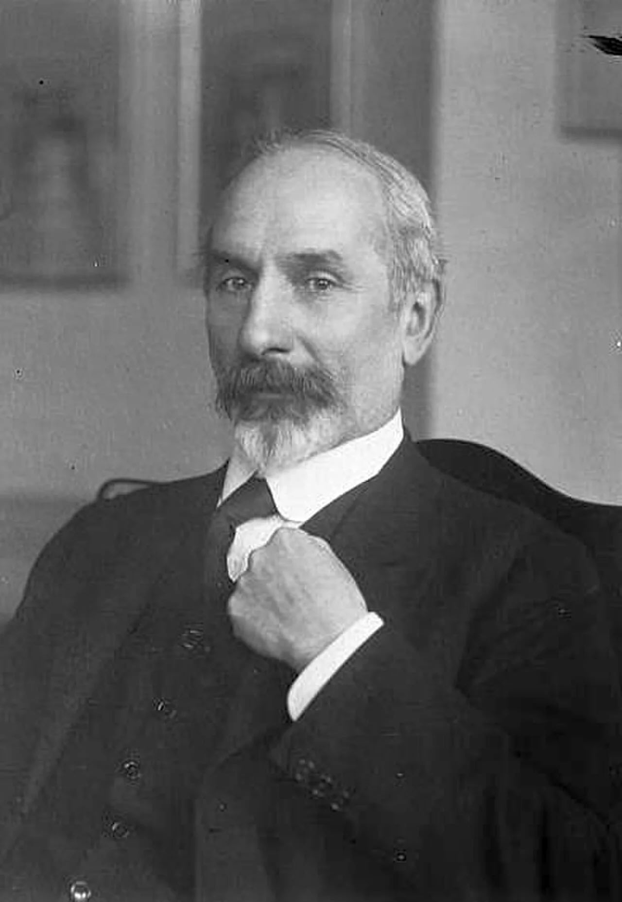 Porträt von Sydney Olivier, 1. Baron Olivier (1859–1943) – Gedenkseite