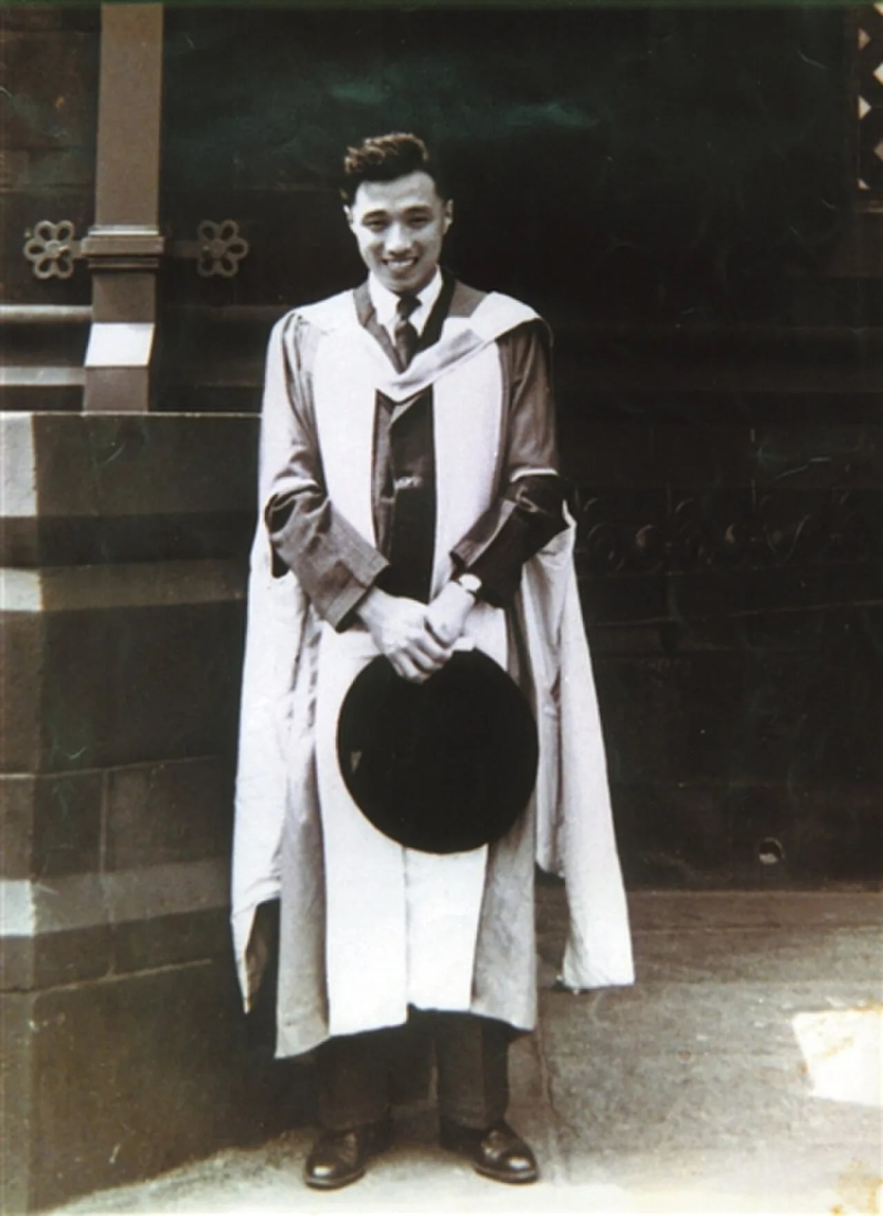 Portrait of Yang Nansheng (1921–2013) – memorial page