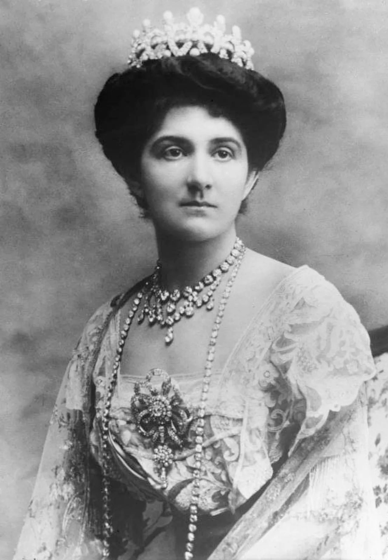 Porträt von Elena von Montenegro (1873–1952) – Gedenkseite