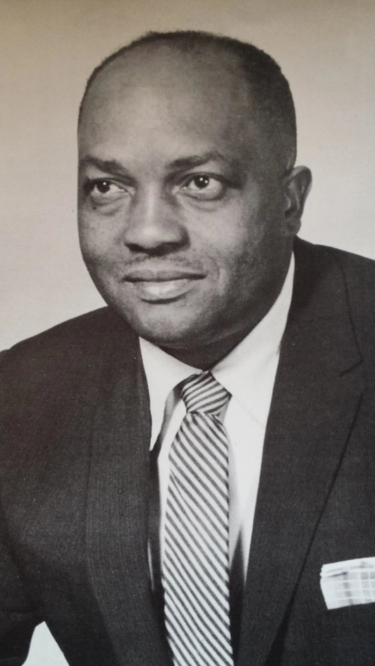 Portrait of James A. Dallas (1917–2004) – memorial page