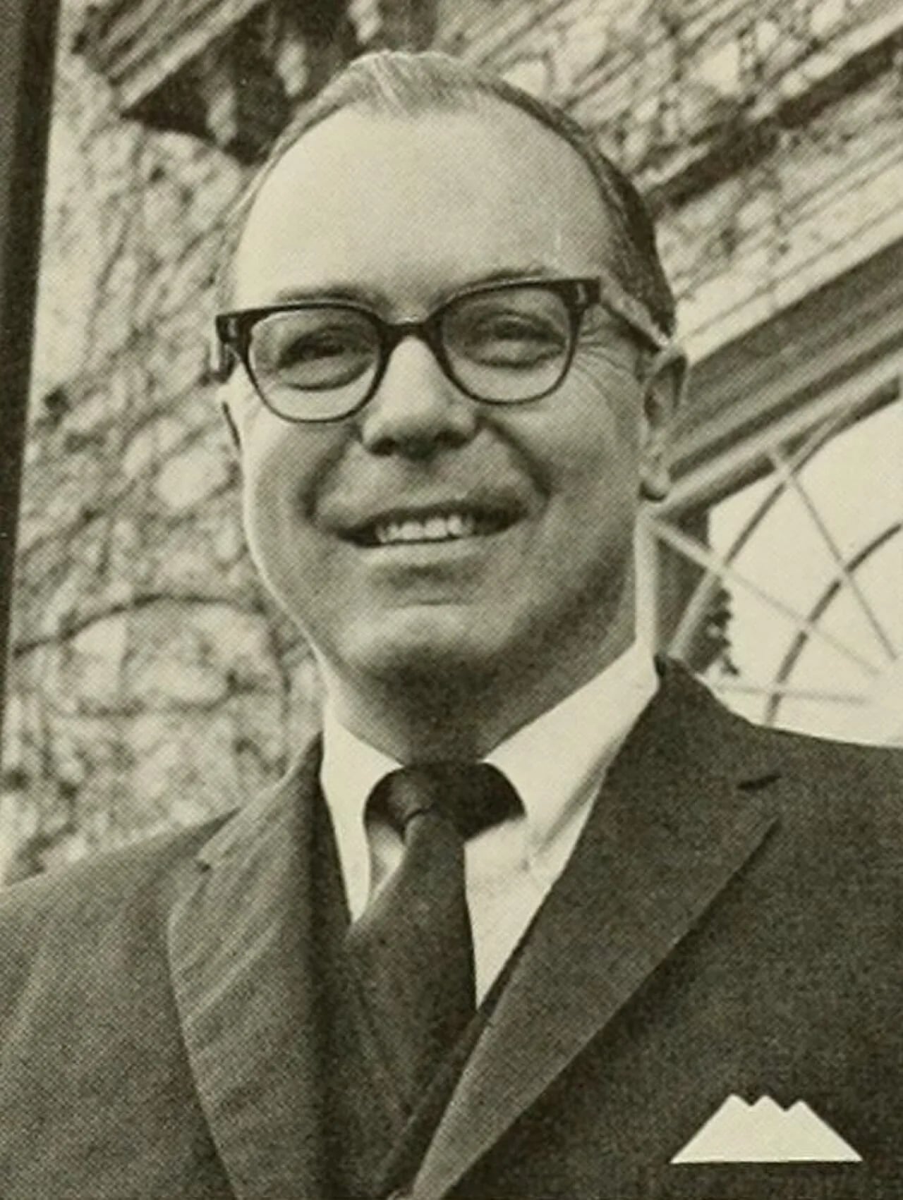 Porträt von Paul F. Sharp (1918–2009) – Gedenkseite