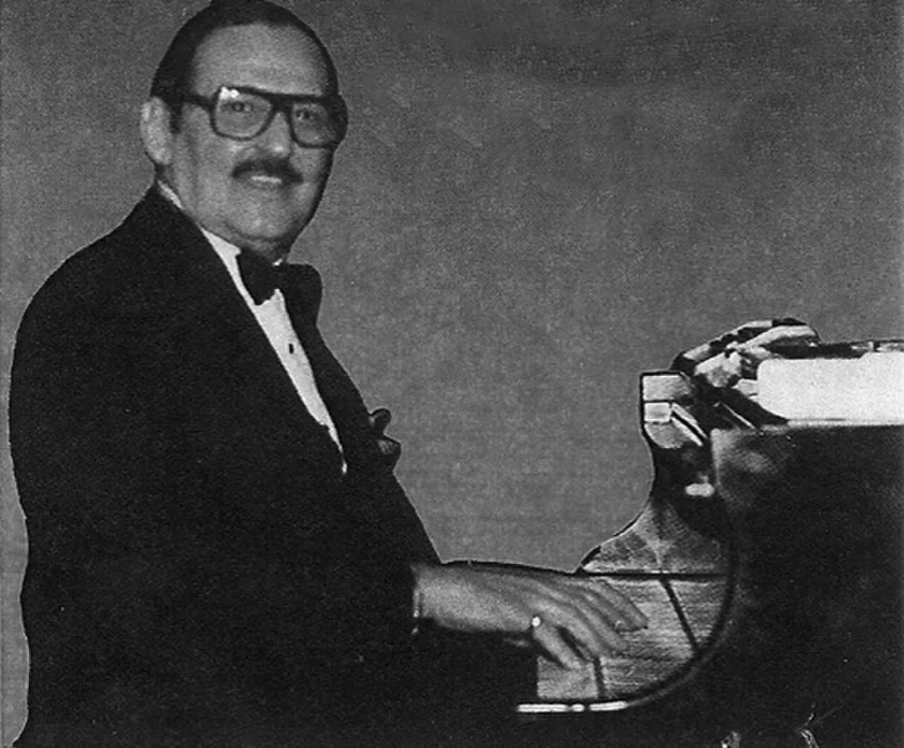 Portrait of Julio Gutiérrez (1918–1990) – memorial page