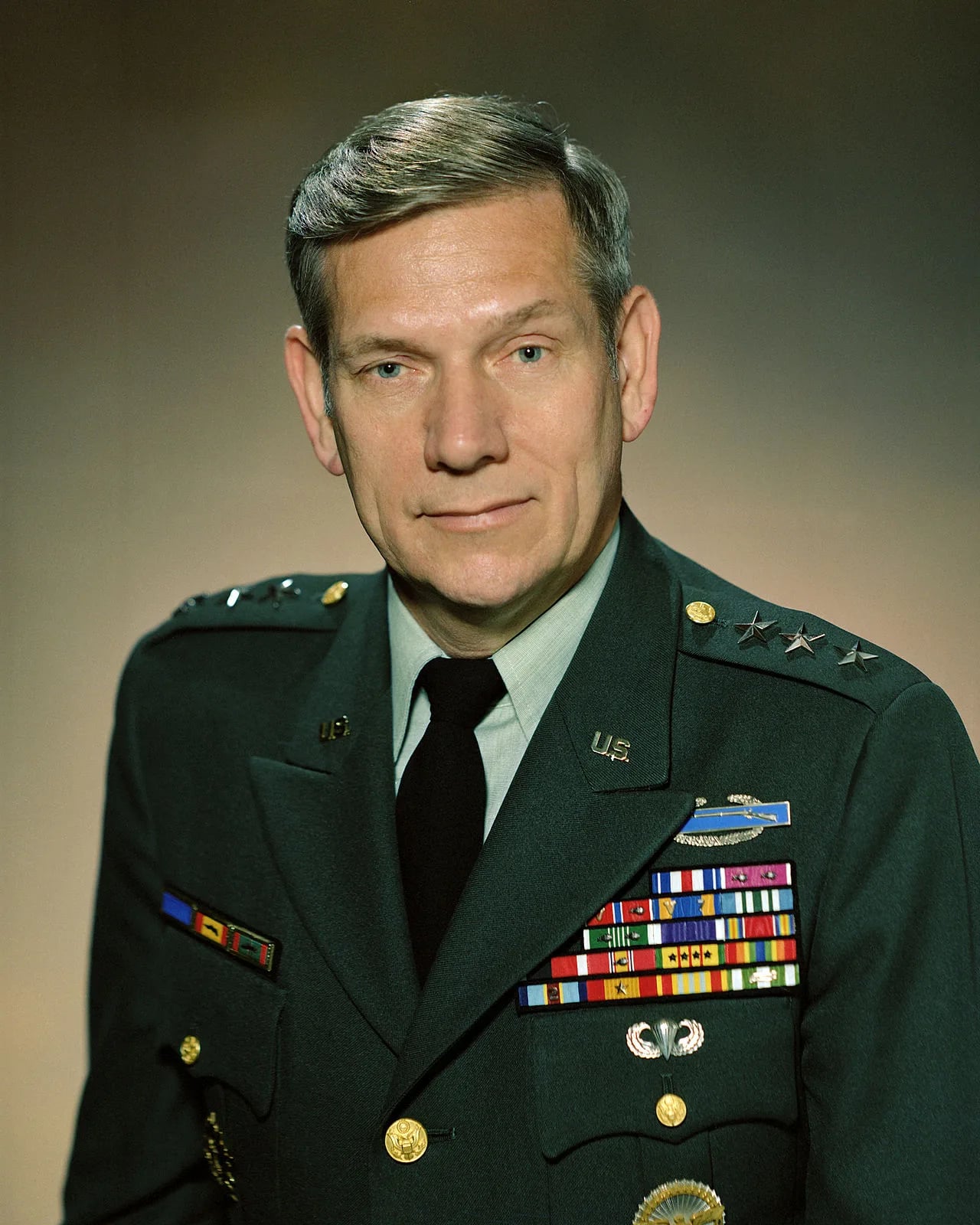 Porträt von R. Dean Tice (1927–2025) – Gedenkseite