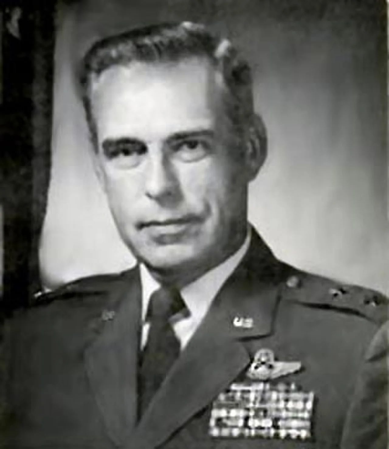Portrait of Alden G. Glauch (1919–2015) – memorial page