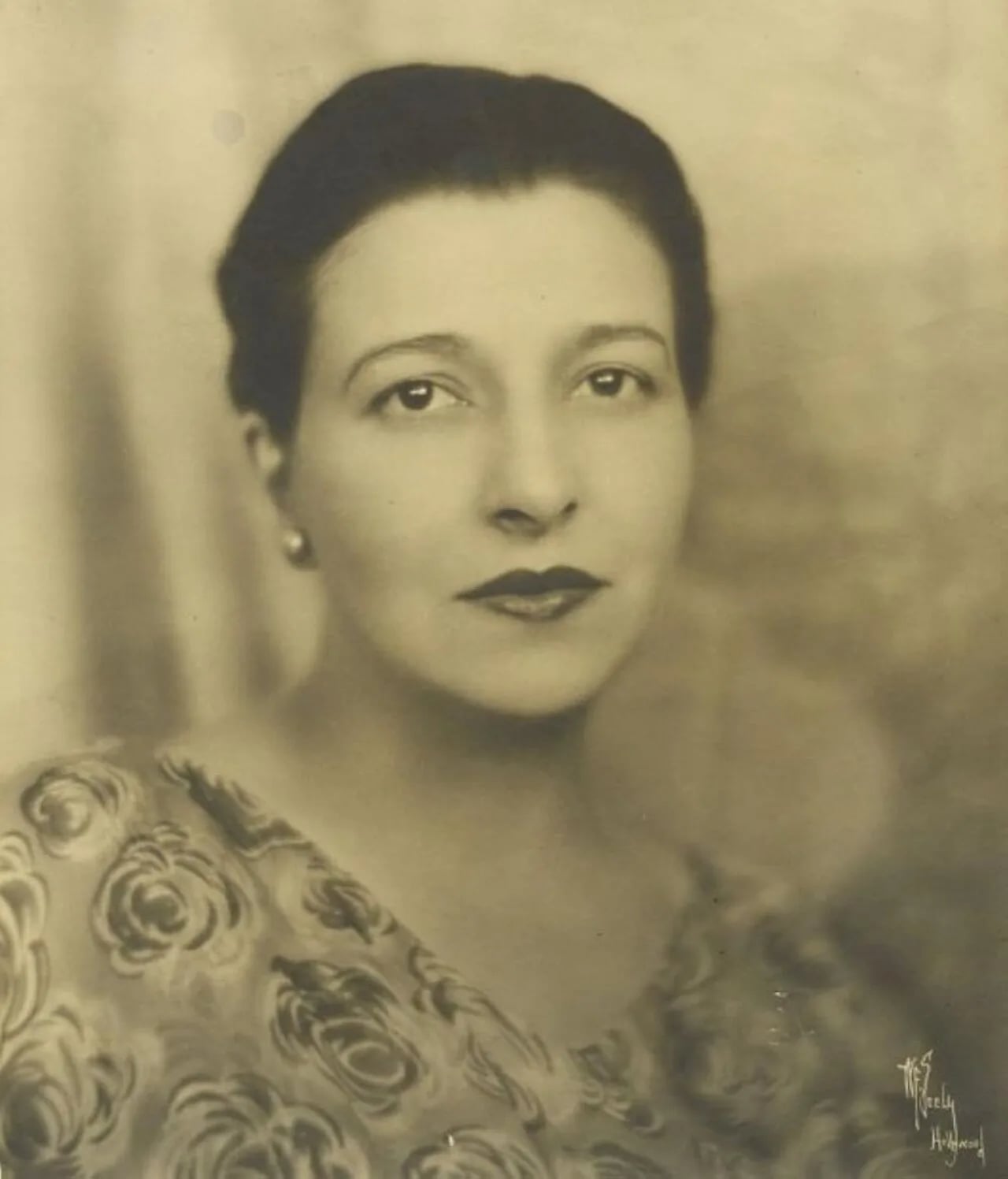 Portrait of Lenore J. Coffee (1896–1984) – memorial page