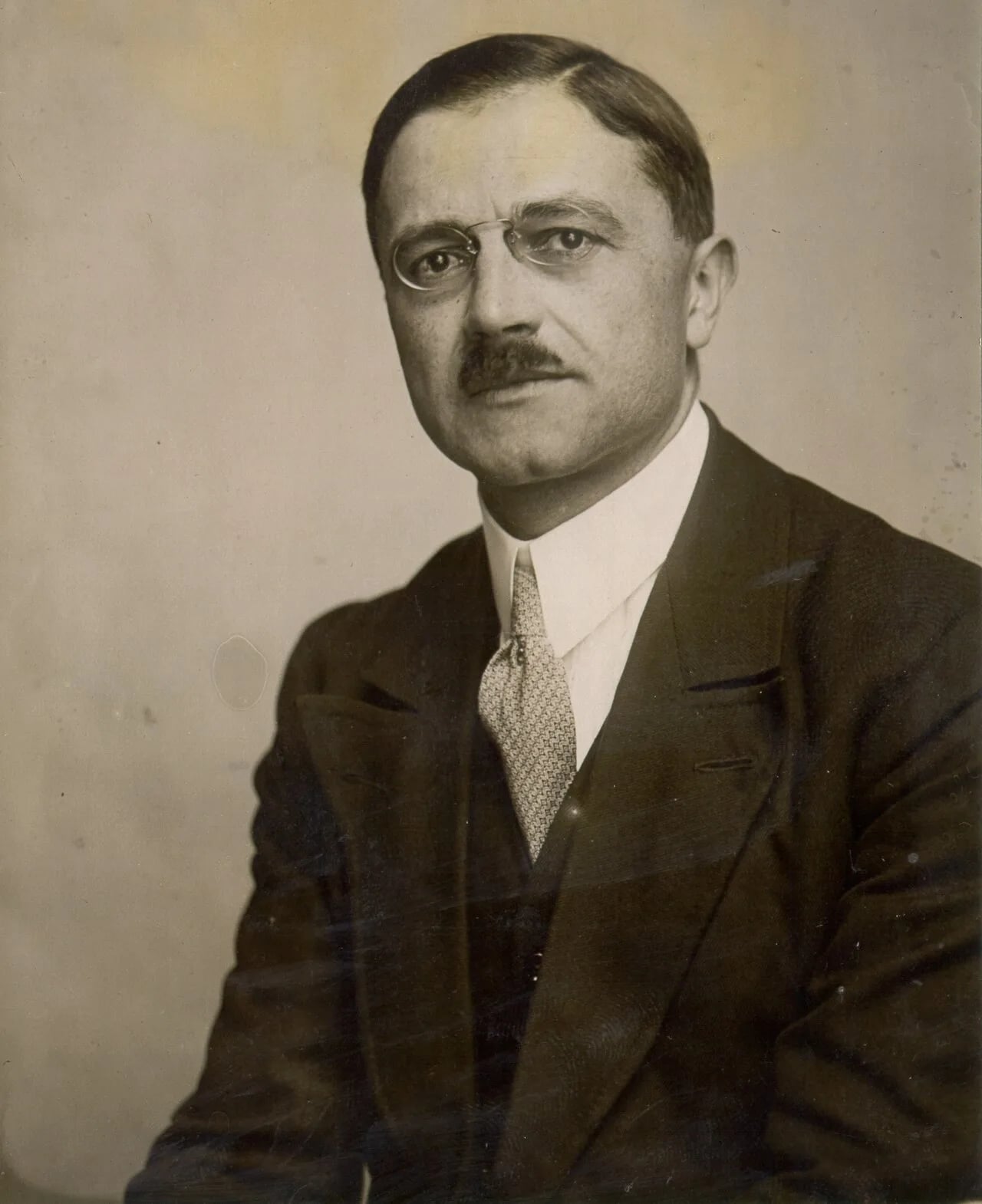 Porträt von Leonid Pitamic (1885–1971) – Gedenkseite