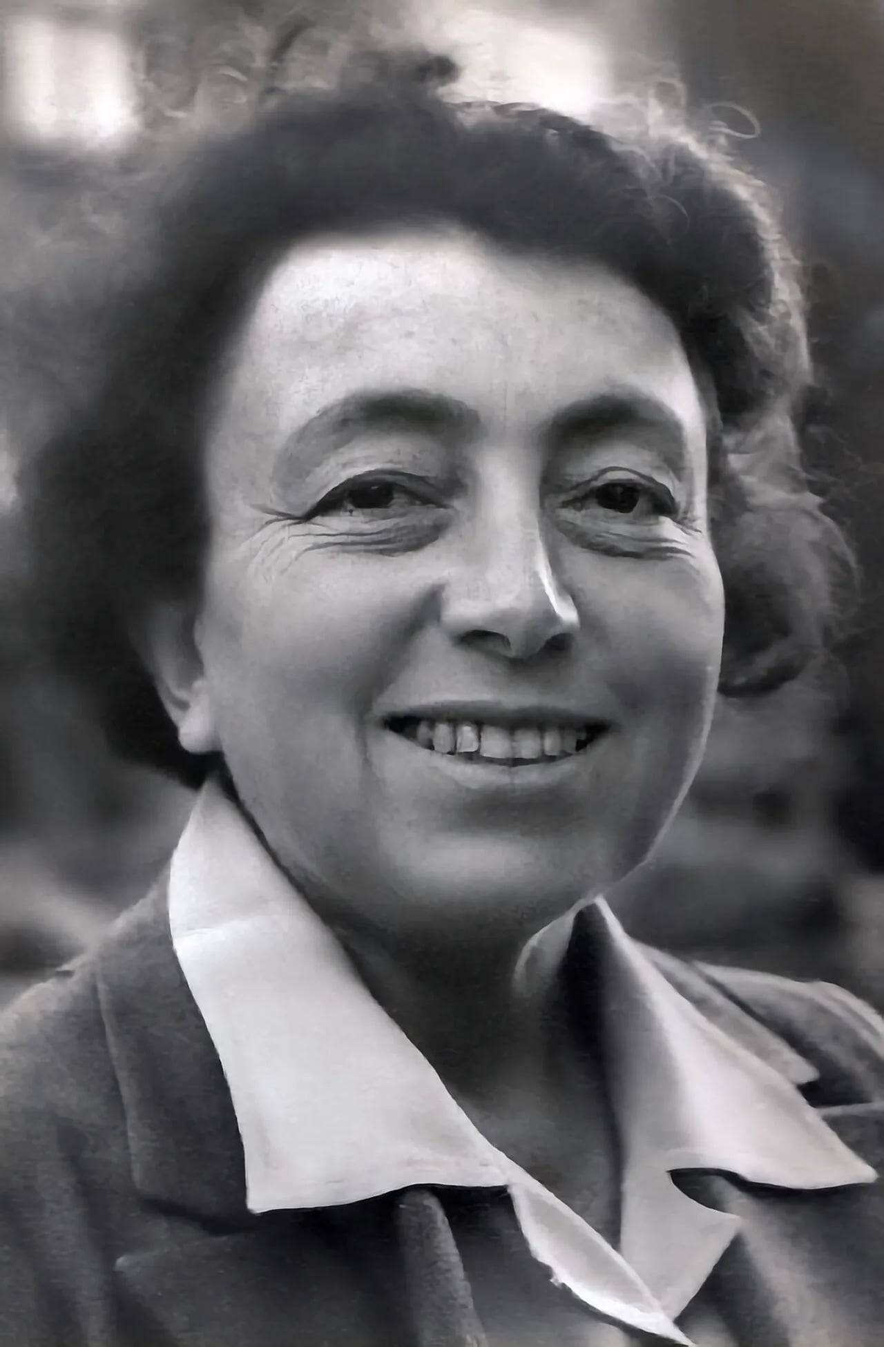 Portrait of Leonore Goldschmidt (1897–1983) – memorial page