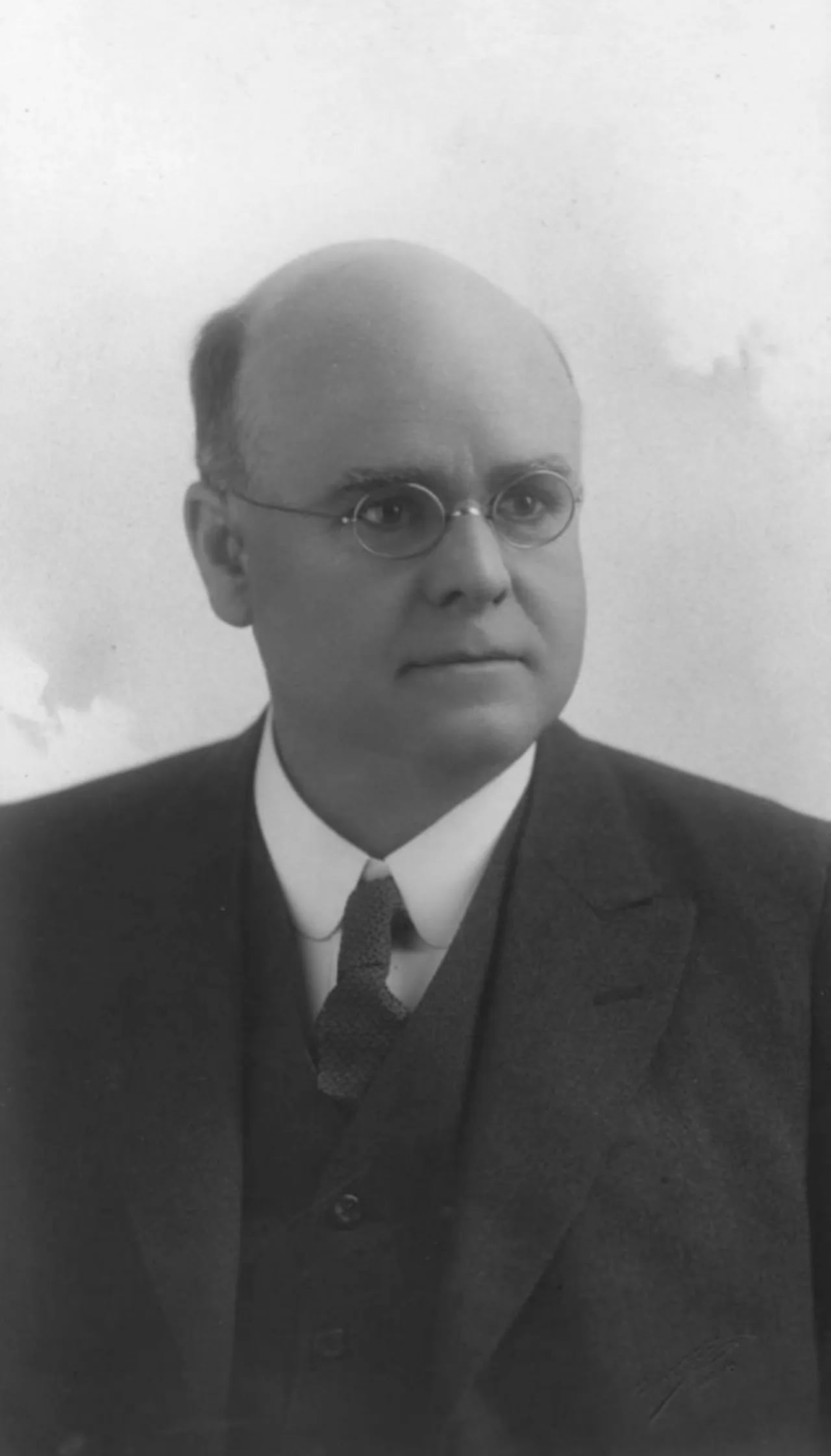 Portrait of Frederic L. Burk (1862–1924) – memorial page