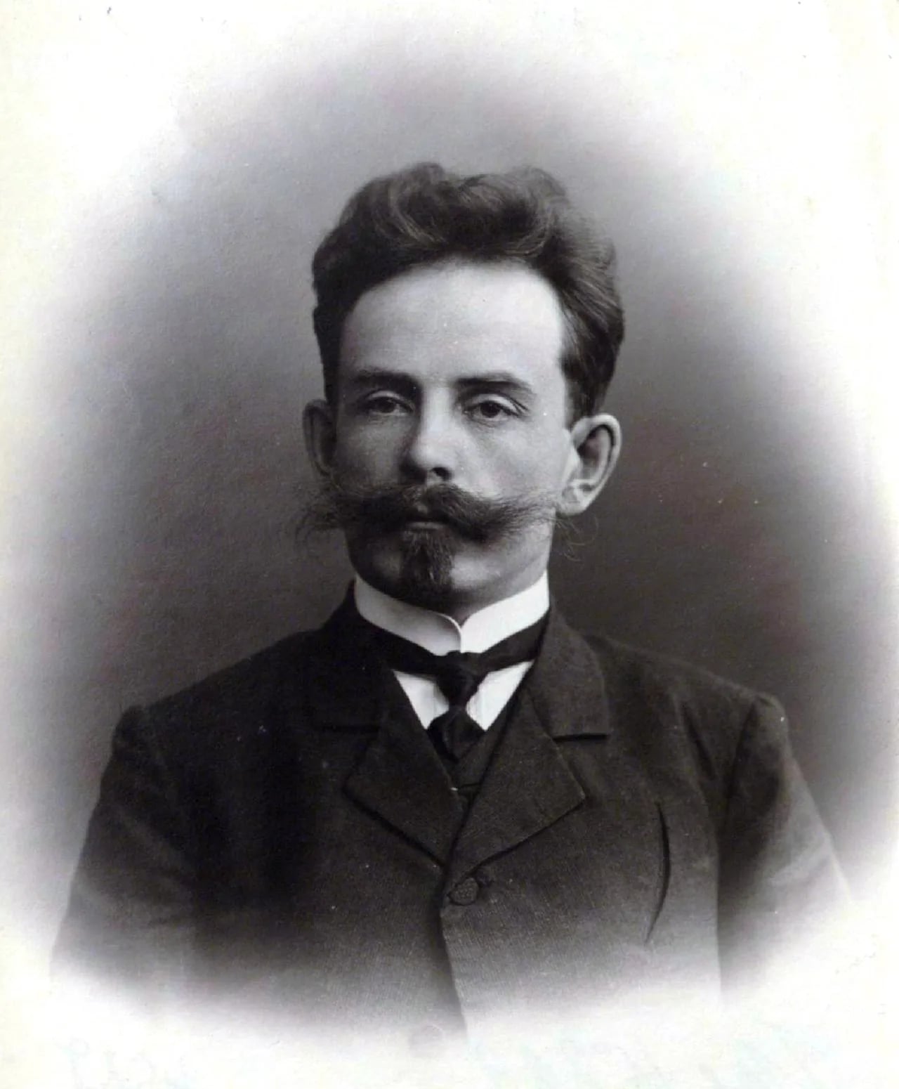 Porträt von Alexander Konstantinowitsch Winogradow (1876–1938) – Gedenkseite
