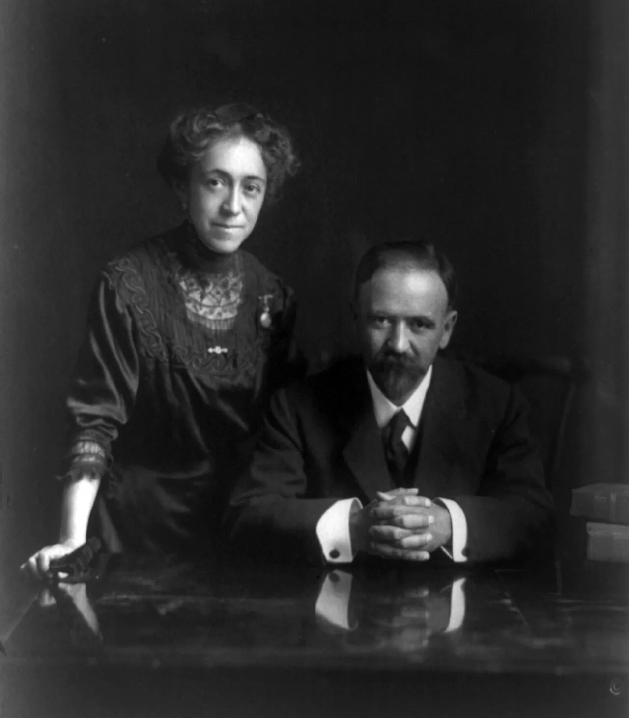 Porträt von Sara Pérez de Madero (1870–1952) – Gedenkseite